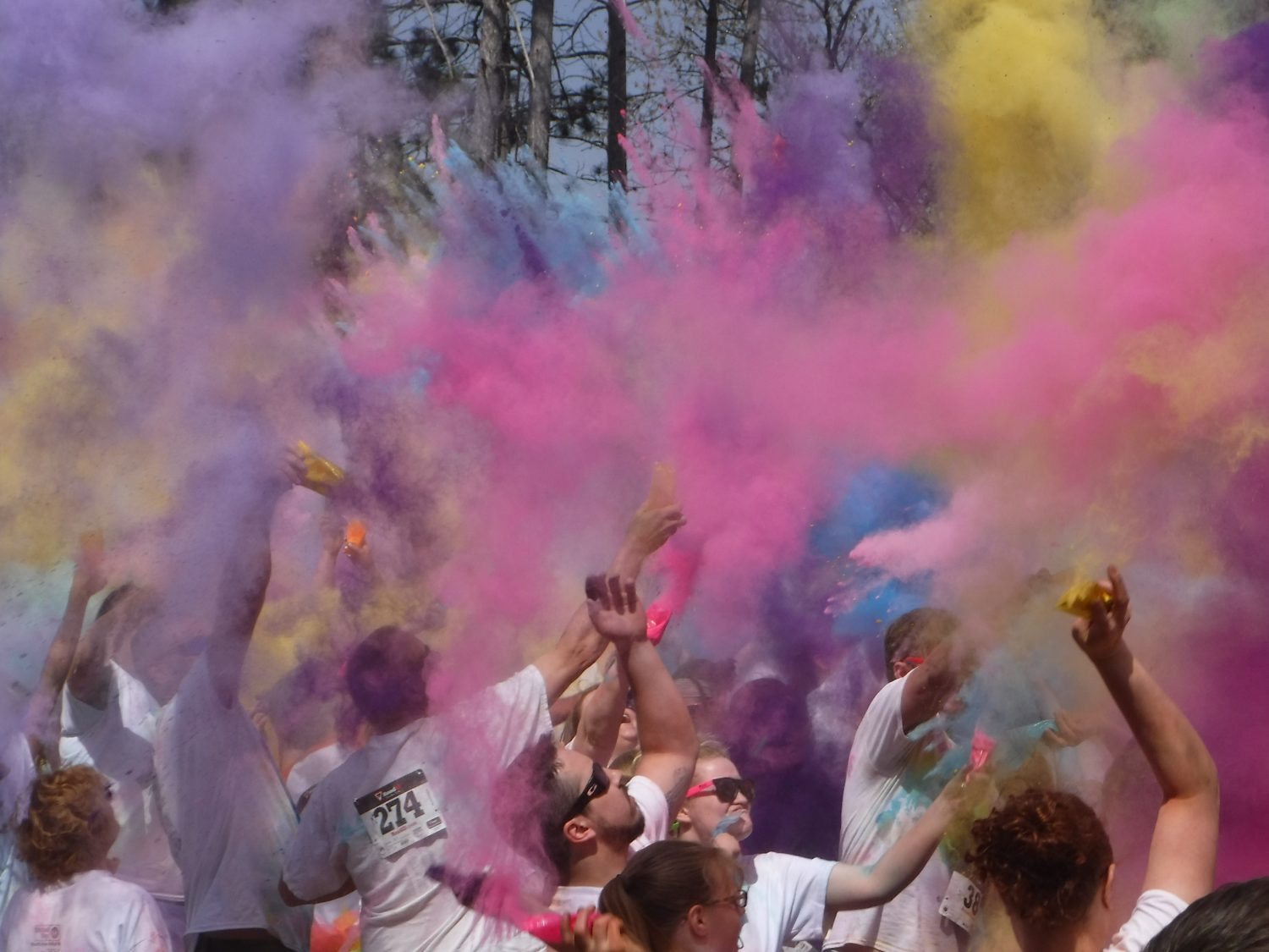 Kolor Run encourages groups and organizations to get creative and register
