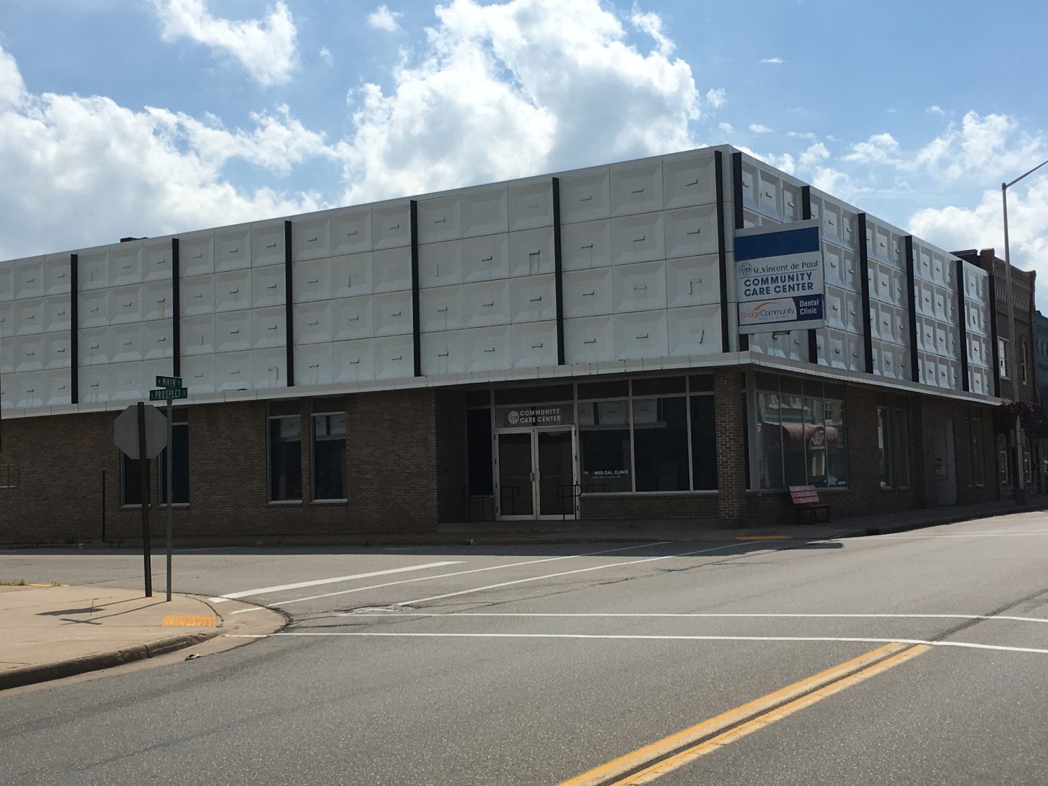 City eyes blighted former bank property