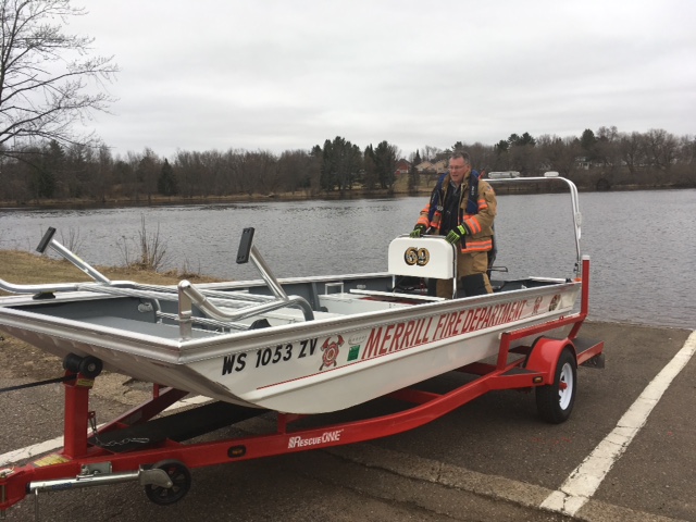 Dive teams deployed to Wisconsin River