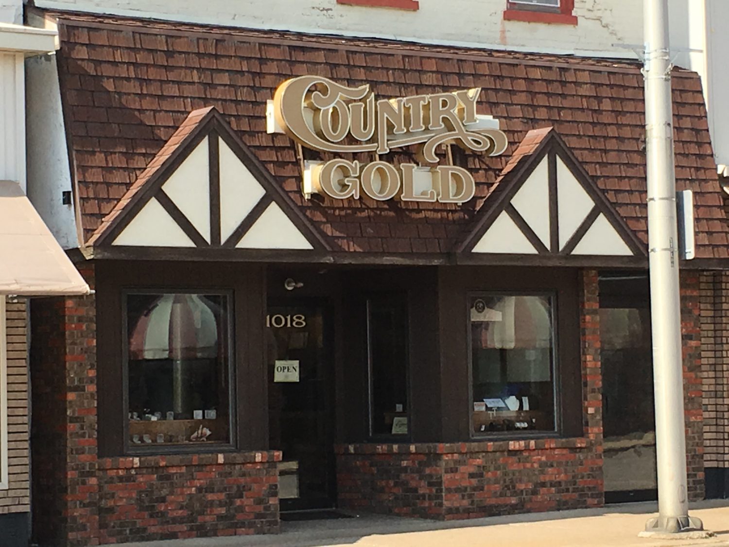 Klug’s Country Gold re-opens in new location