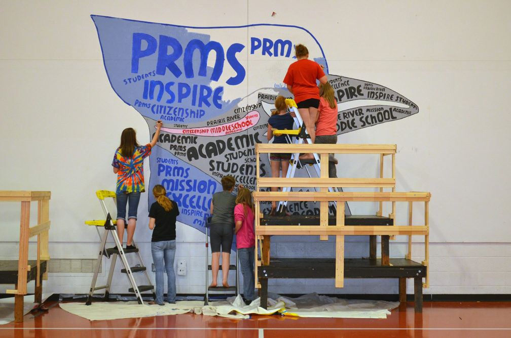 PRMS students ‘paint the wall’