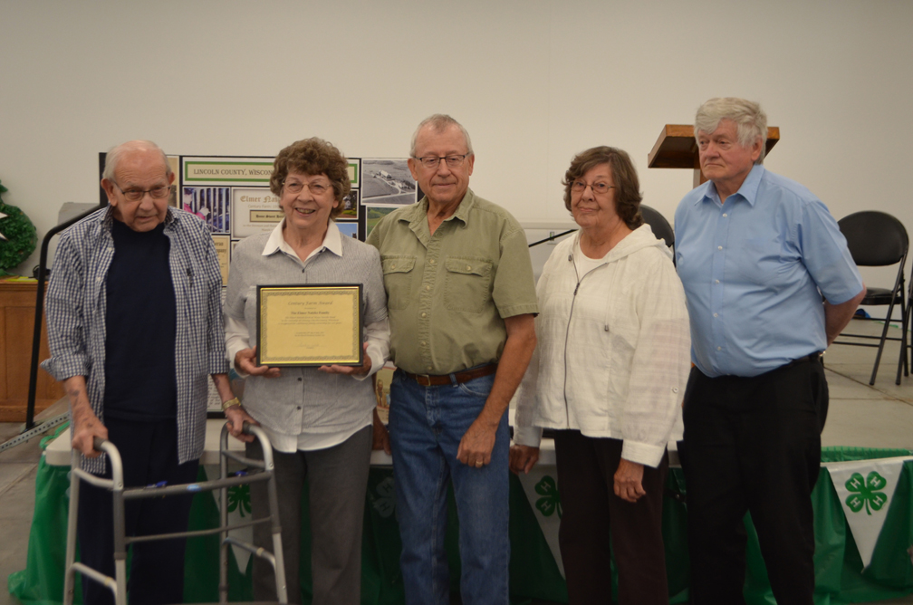 Natzke’s honored as Century Farm family