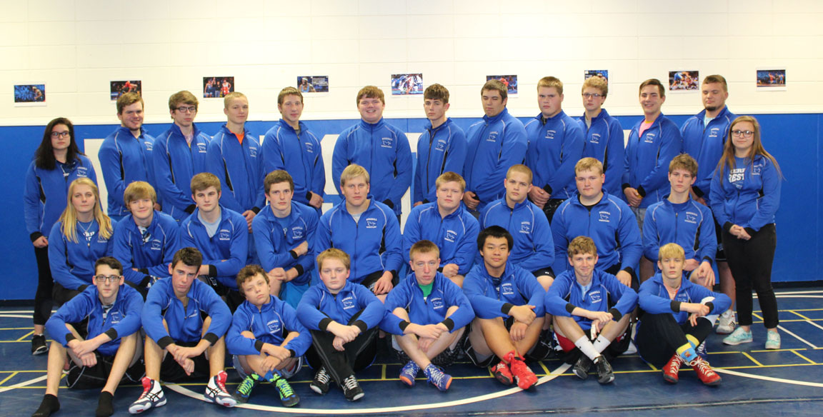 Grapplers place at Papermaker Invite