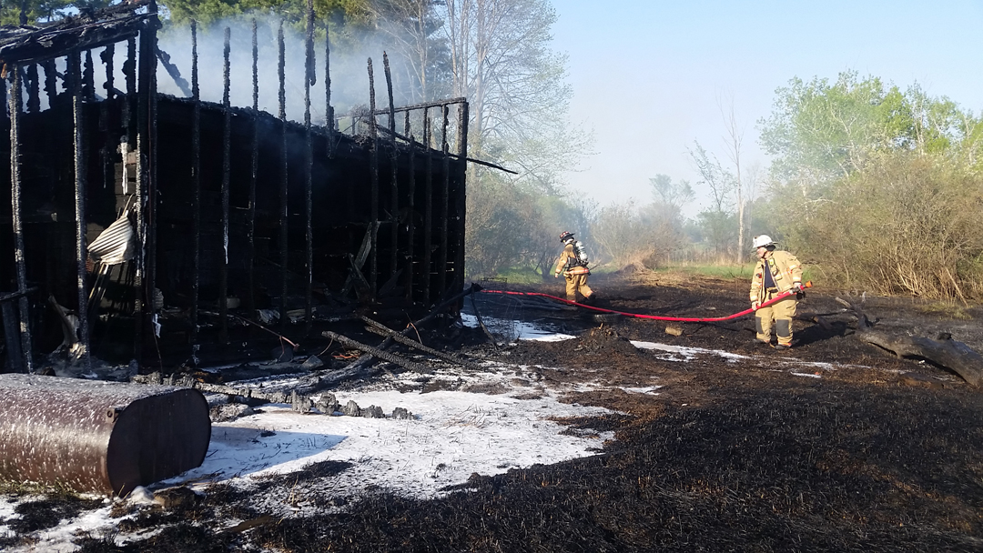 Local fire departments respond to barn, grass fire