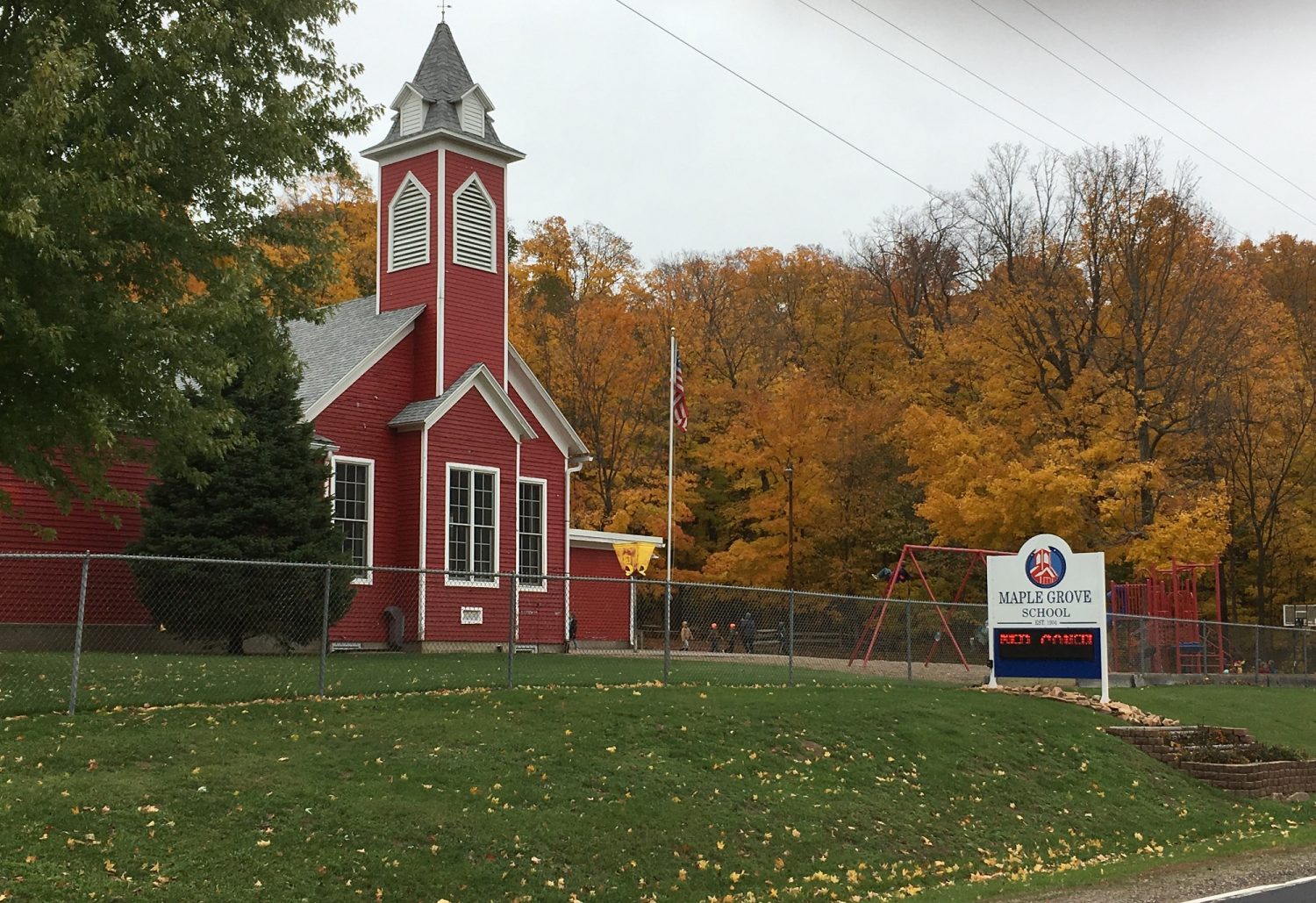 Maple Grove Elementary welcomes Hamburg-Corning firefighters