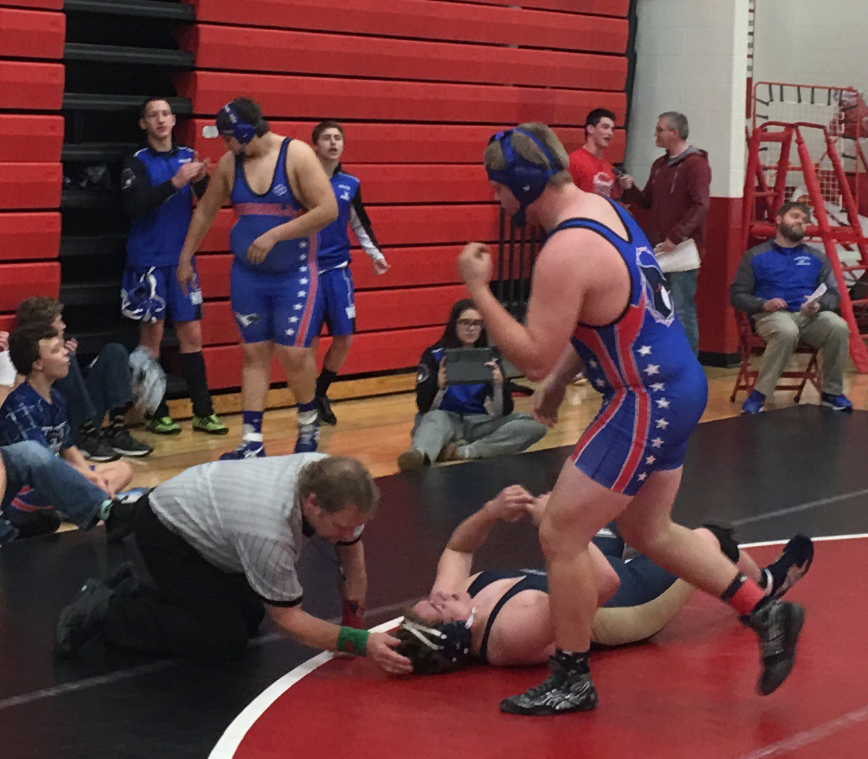 Bluejay grapplers place 4th at Papermaker Invite