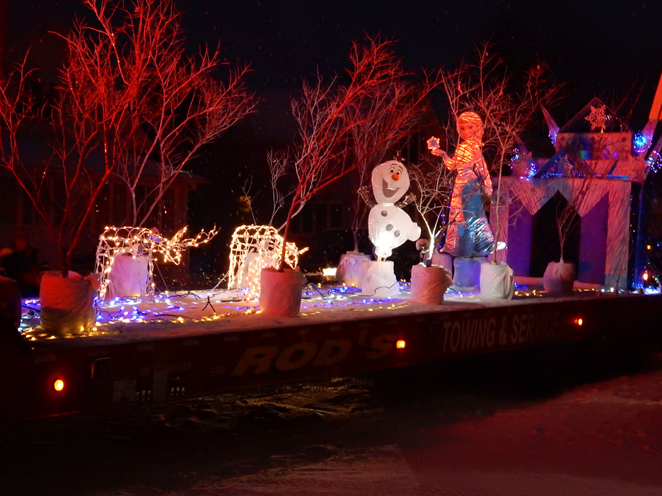 VIDEO & PHOTO GALLERY: Merrill Lighted Christmas Parade