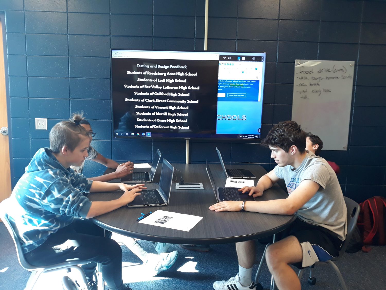 Merrill Students Collaborate in Educational Science Game