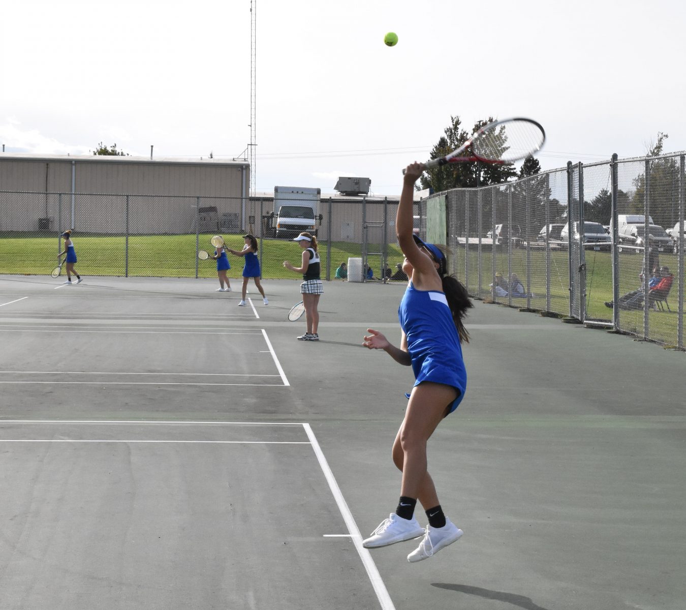 Bluejay tennis dominates Evergreens