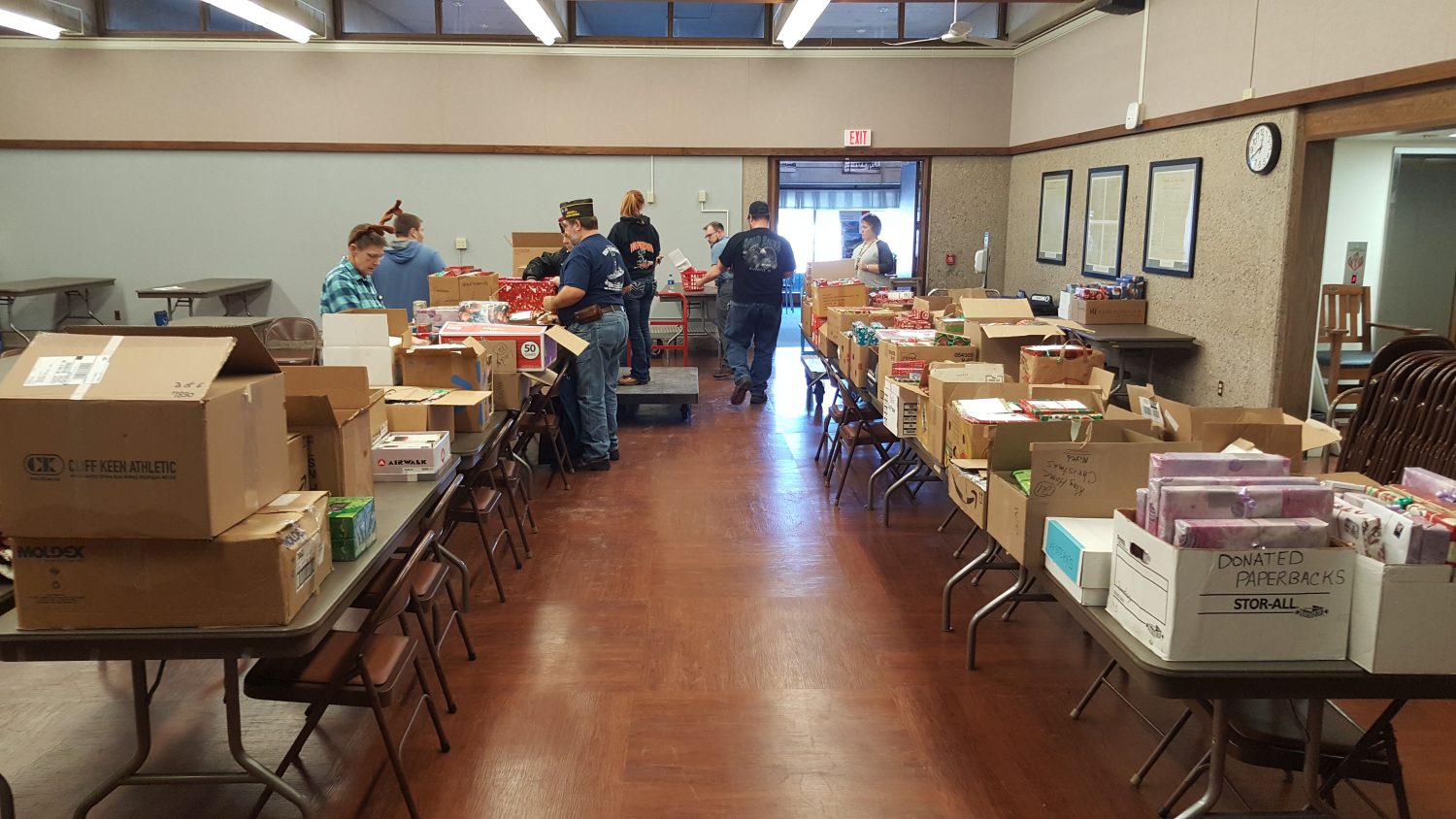 Local residents, VFW team up to bring Christmas to veterans home