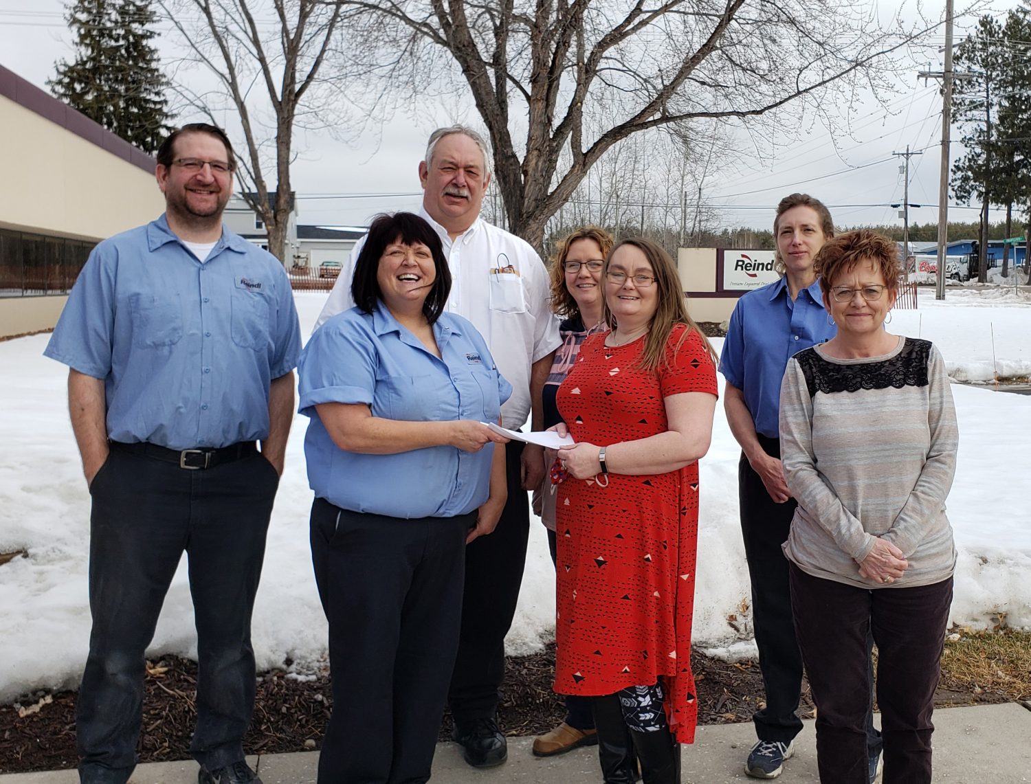 Reindl Printing, Inc. employees raise funds for MAC Home