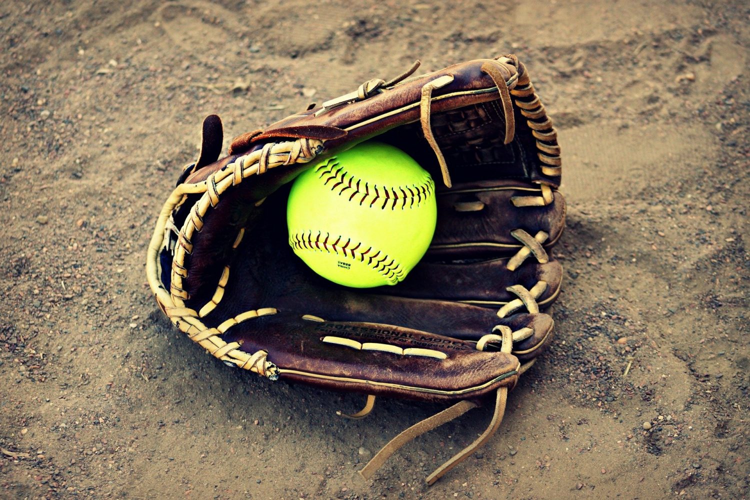 Bluejay Girls Softball – playing hard but still looking for a big win