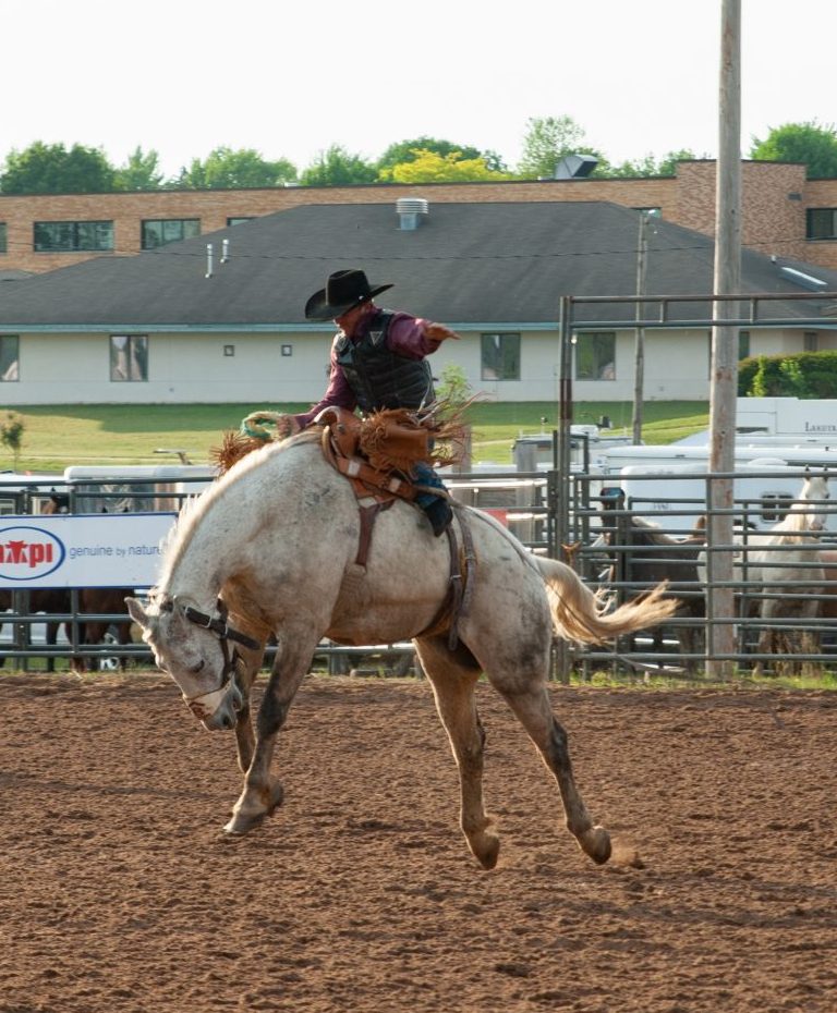 Wisconsin Pro River Rodeo rides into town Merrill Foto News