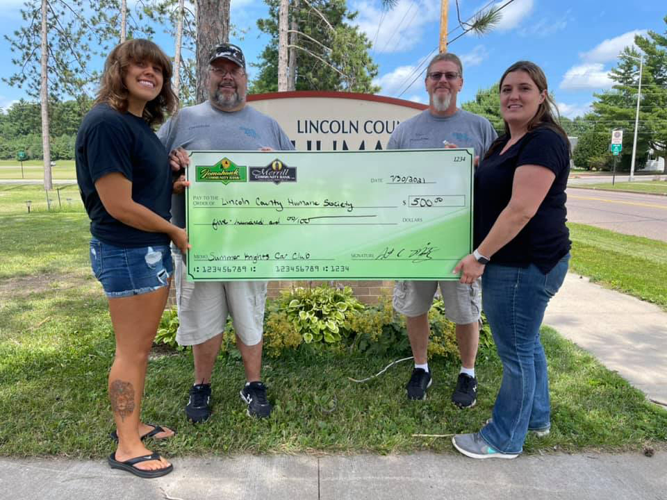 Summer Knights donate to LCHS