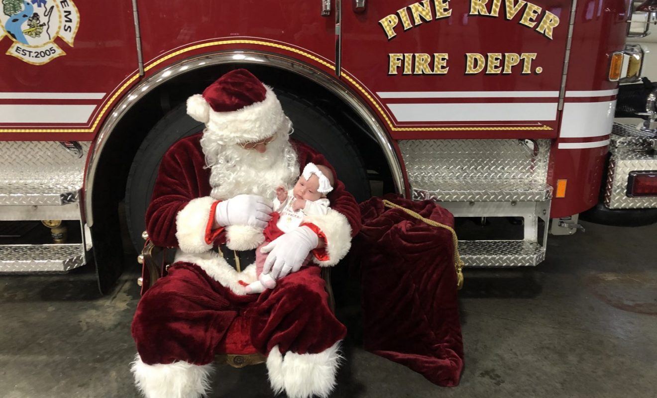 Pine River Fire Department And Santa Provide Merrill Area Businesses A Free Marketing Opportunity Merrill Foto News