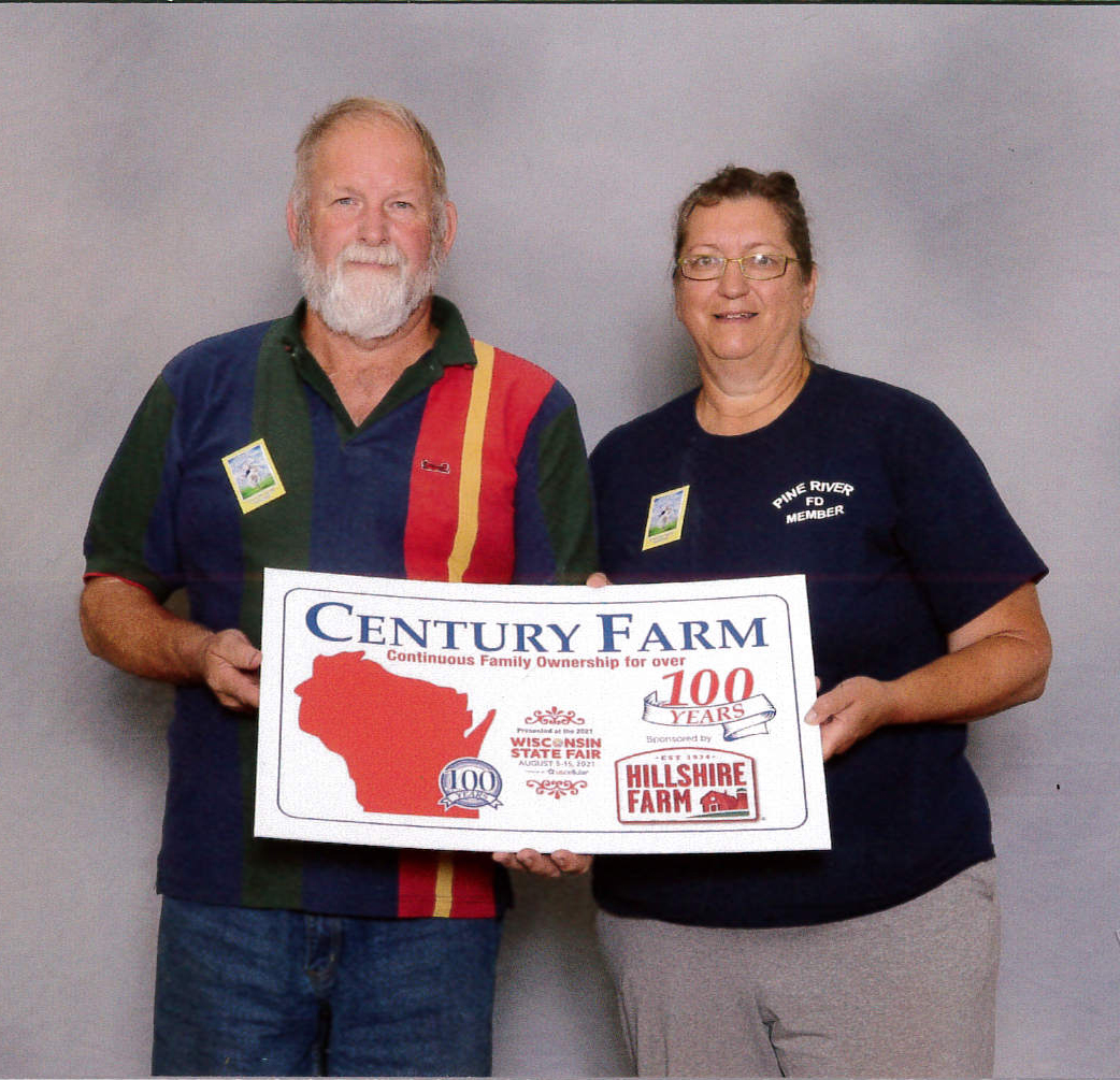 Merrill couple receives 2021 Century Farm Award