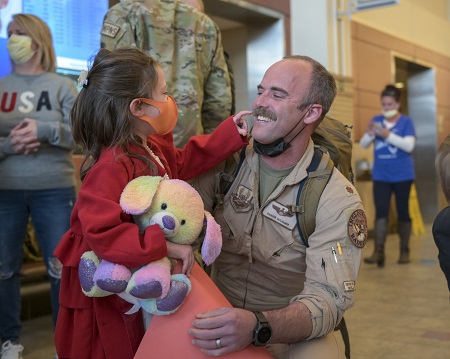 Wisconsin Airmen return home from final F-16 combat mission
