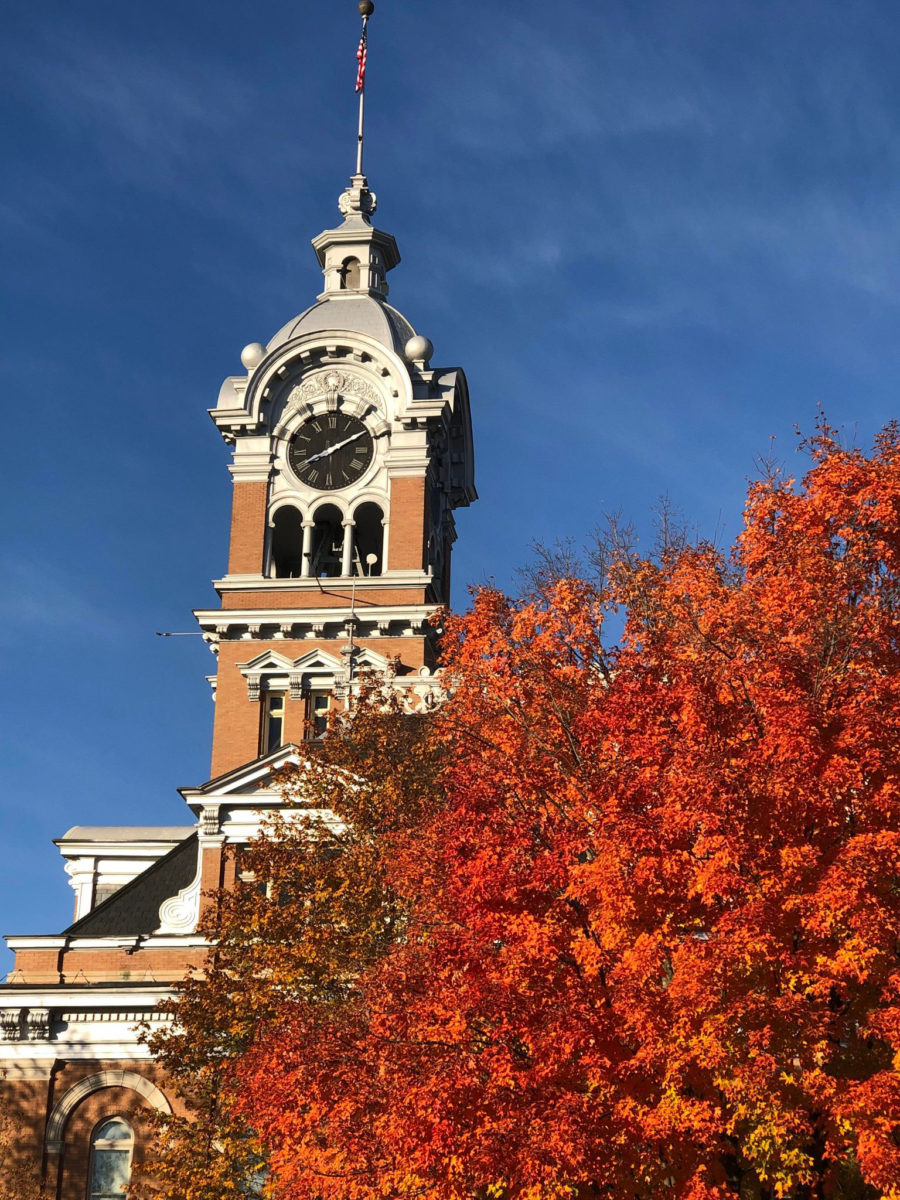 Lincoln County Courthouse is beautiful in autumn